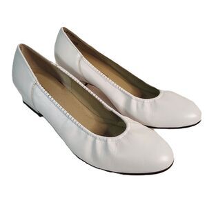 NATURALIZER Women’s White Leather Pumps Size 7.5 Comfort Low Heel Classic Shoes
